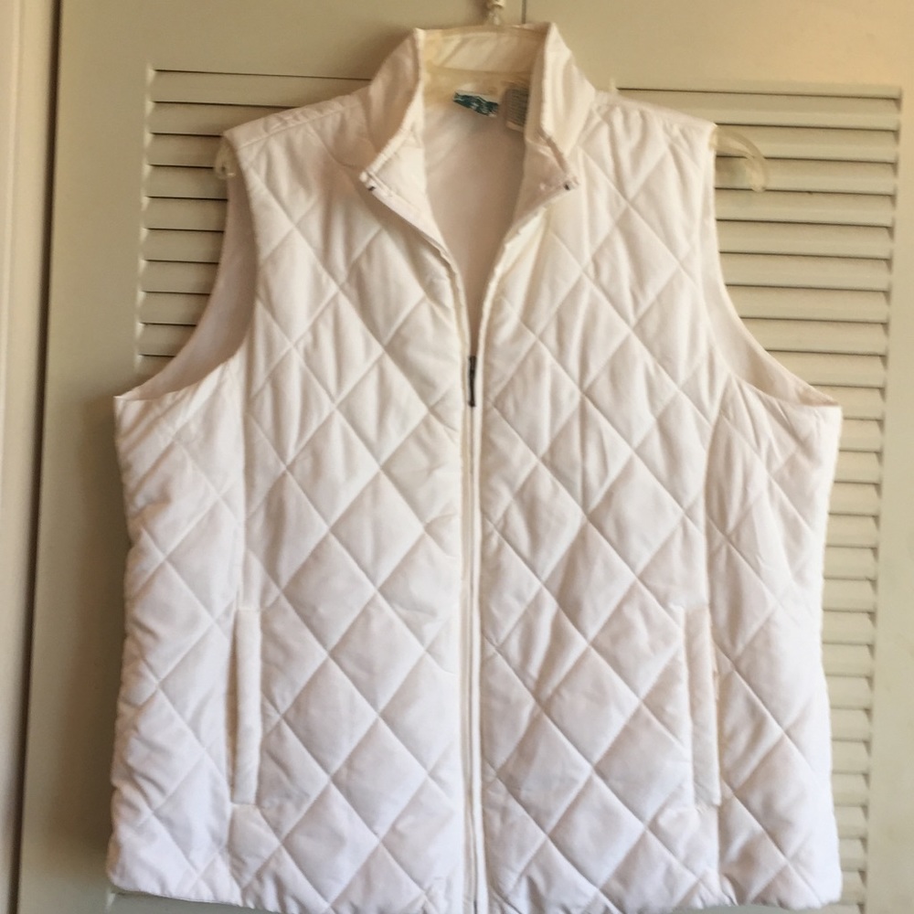 Ivory PXL quilted full zip vest lightweight